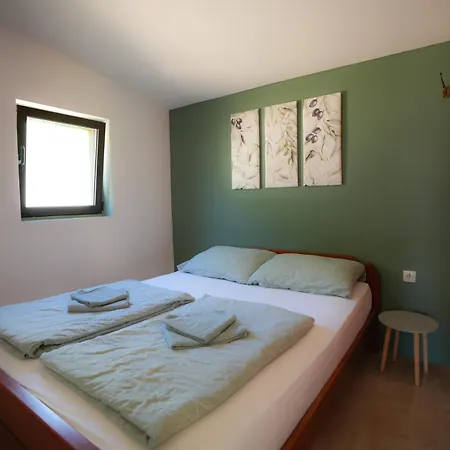 - House 'amarella' *