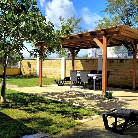 - House 'amarella' Vakantiehuis *