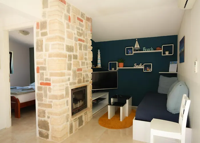 - House 'amarella'