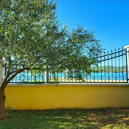 - House 'amarella' Nyaraló Turanj